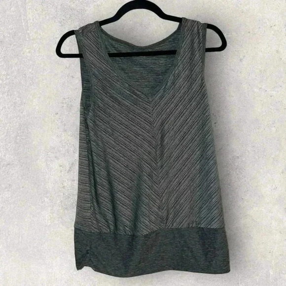 Eddie Bauer v neck tank top size small - Picture 1 of 4